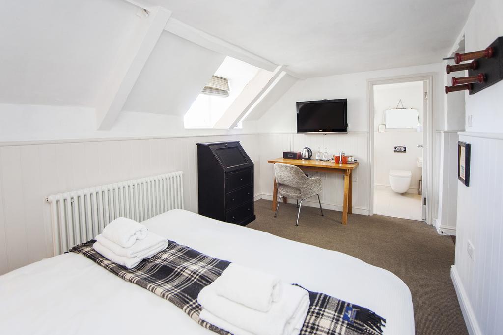 The Swan Guest house 4*